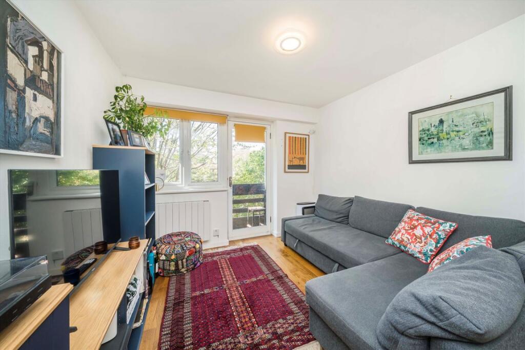 Apartment in London, Norbiton - View 2