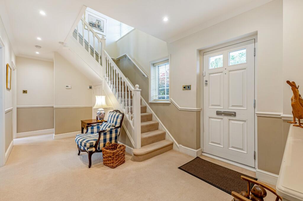 House in Harpenden, Roundwood - View 3
