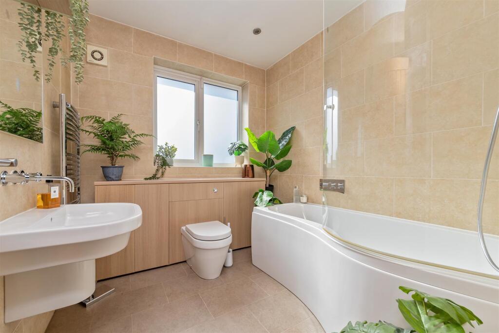 Additional image 11 of Selwyn Crescent, Ellenbrook