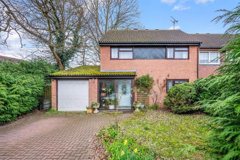 Main image of property: Hillside Close, Banstead