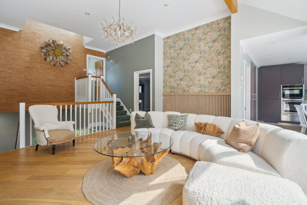 House in Hemel Hempstead, Wooburn - More