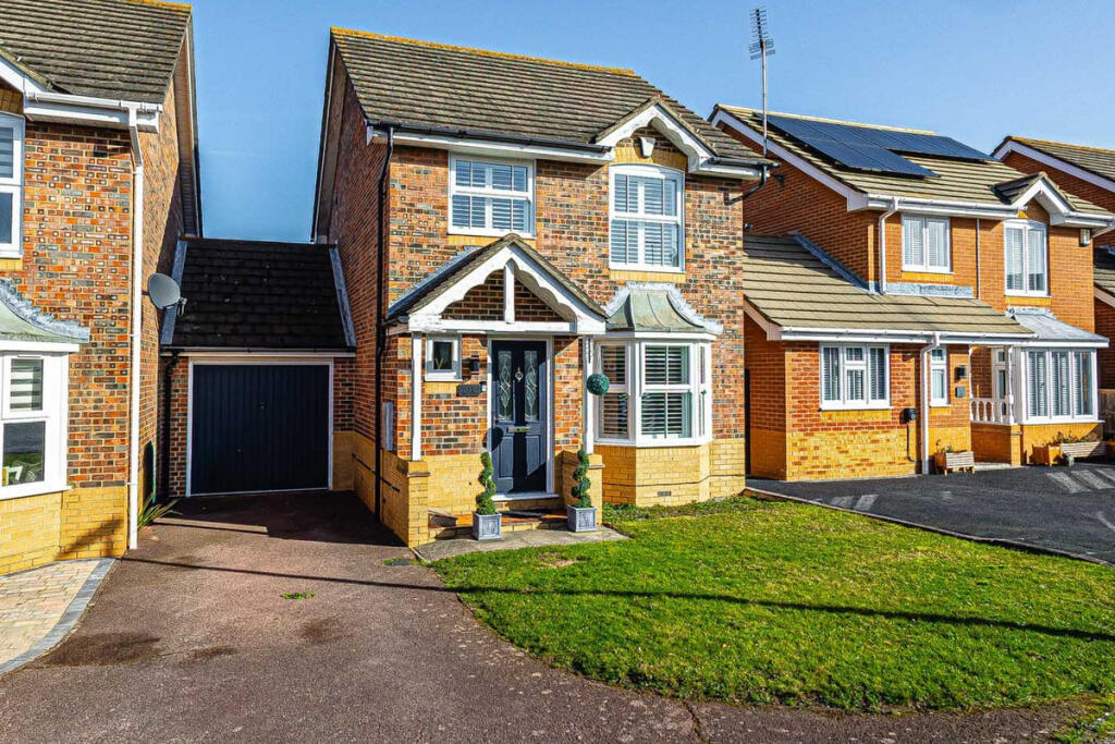 House in Rochford, Rayleigh - View 2