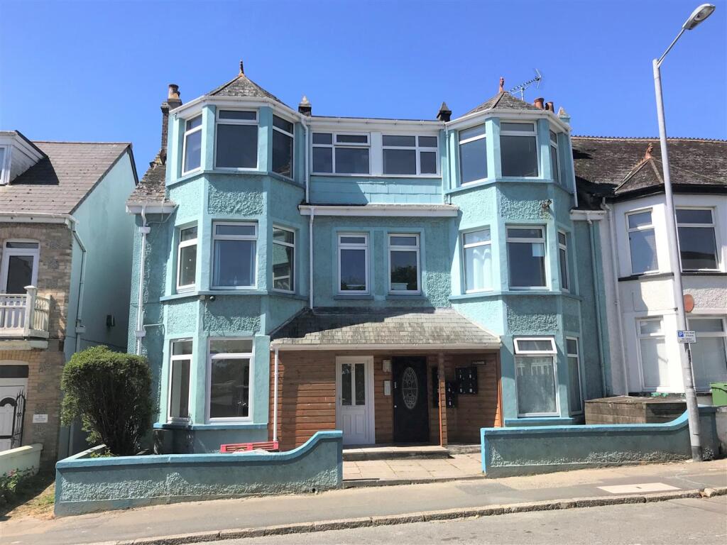 Main image of property: Edgcumbe Avenue, Newquay