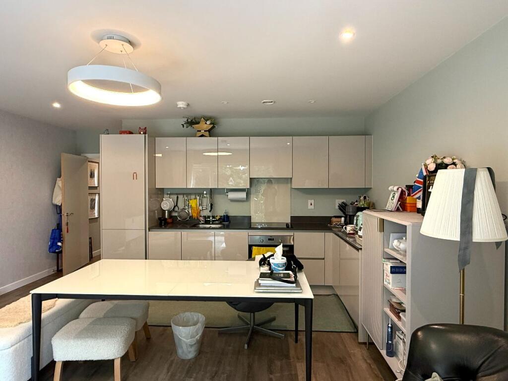 Apartment in London - View 2