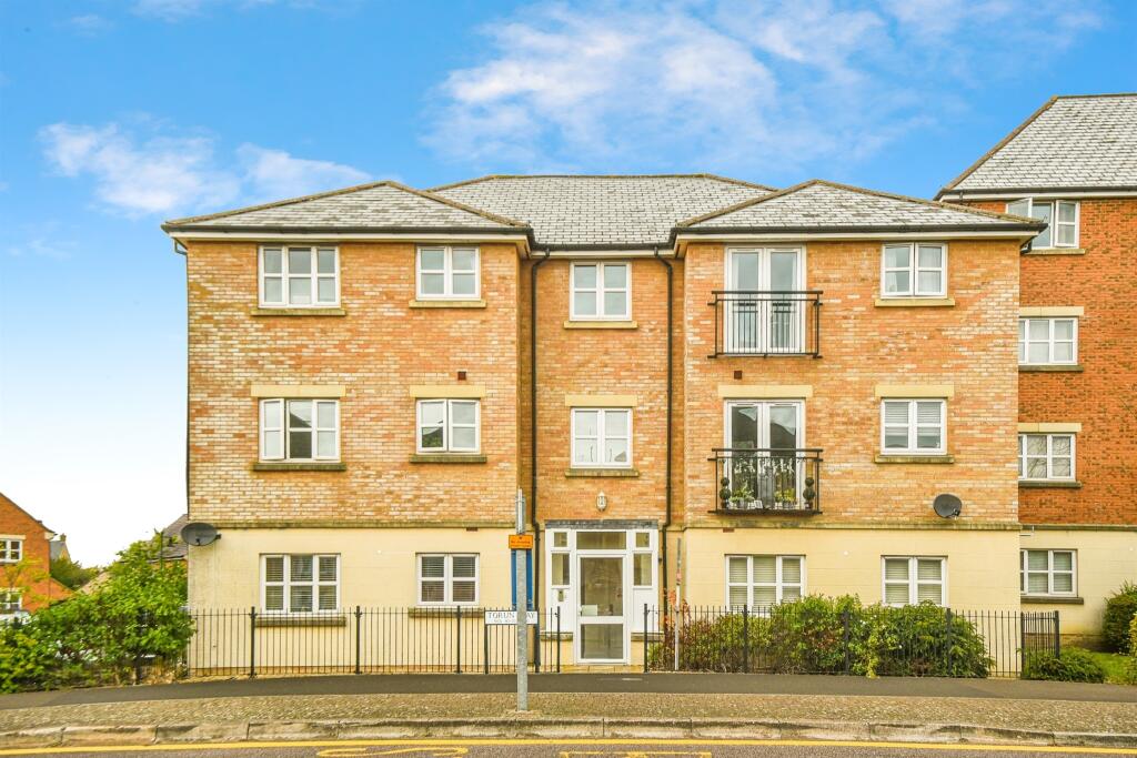 Main image of property: Torun Way, Swindon