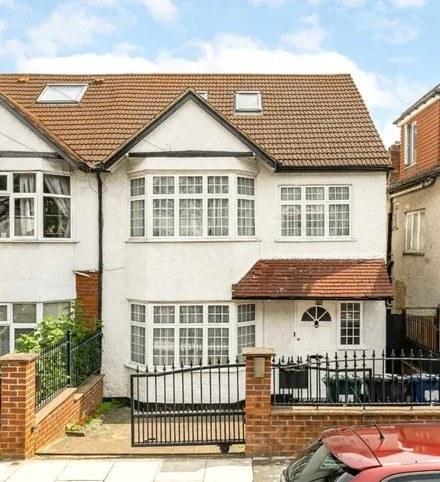 Main image of property: 5 Aprey Gardens