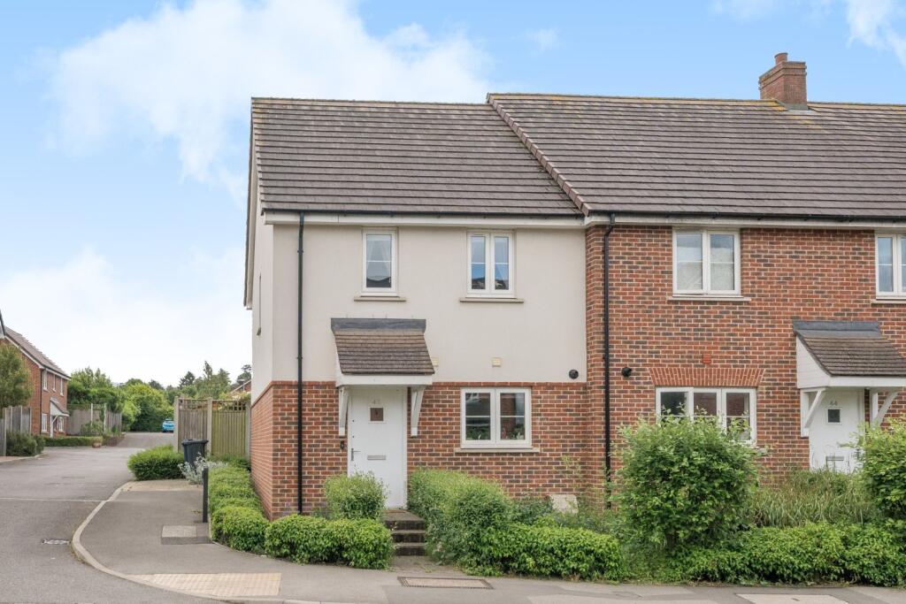 Main image of property: Weydon Lane, Farnham, Surrey, GU9