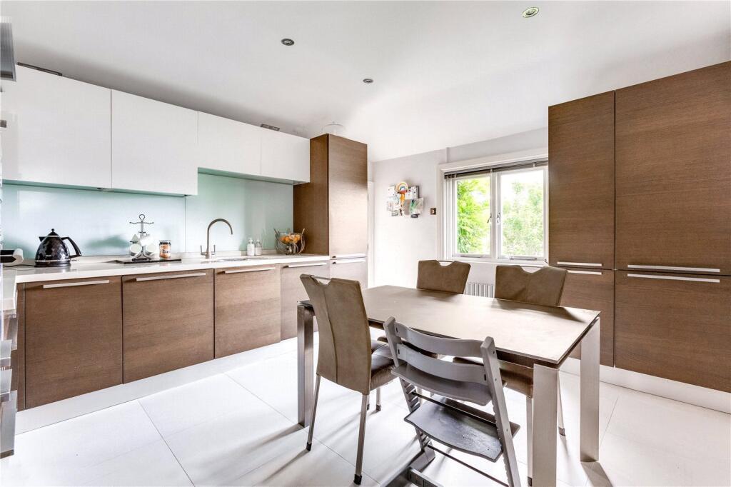 Apartment in London - View 4