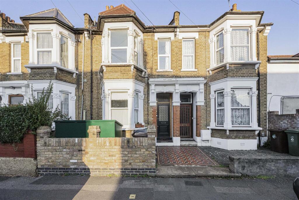 Westbury Road, Walthamstow, London - View 2