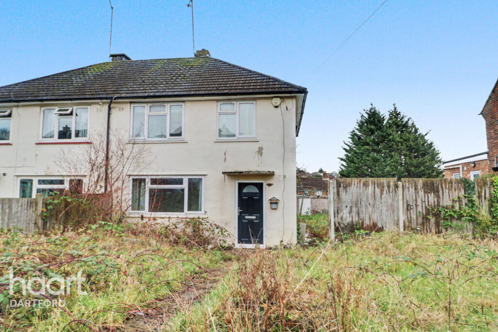 3-bed semi-detached on Kingswood Avenue, Swanley, £400,000