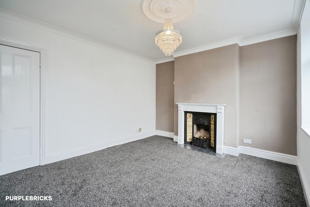 House in South Derbyshire, Derbyshire - More