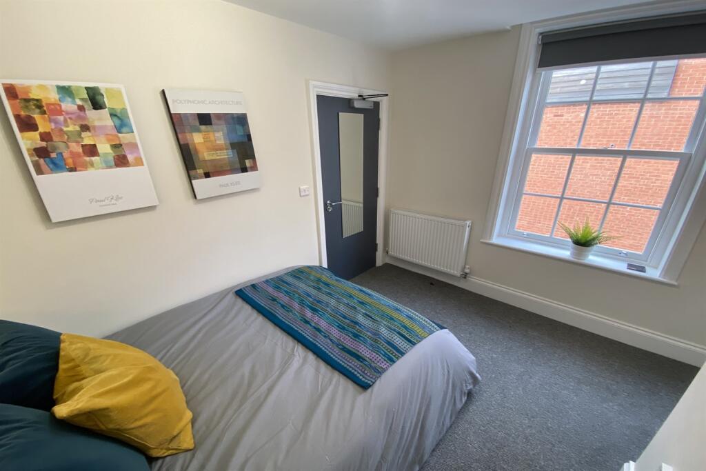 House in Nottingham - View 5