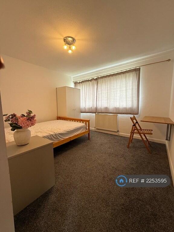 Main image of property: Haywards Croft, Milton Keynes, MK12