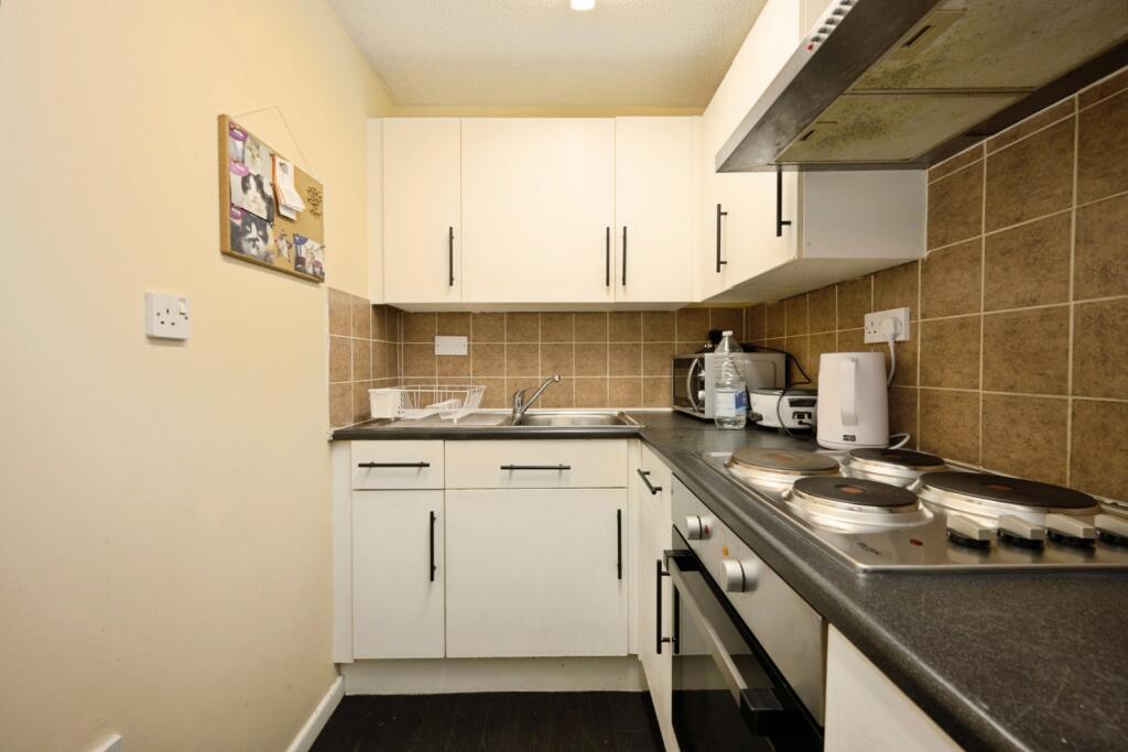 Apartment in Milton Keynes - View 5