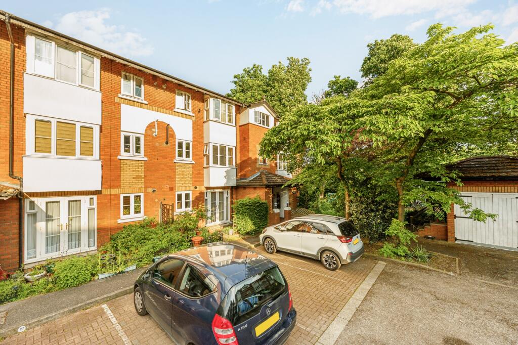 Main image of property: Beechwood Grove, Acton, W3