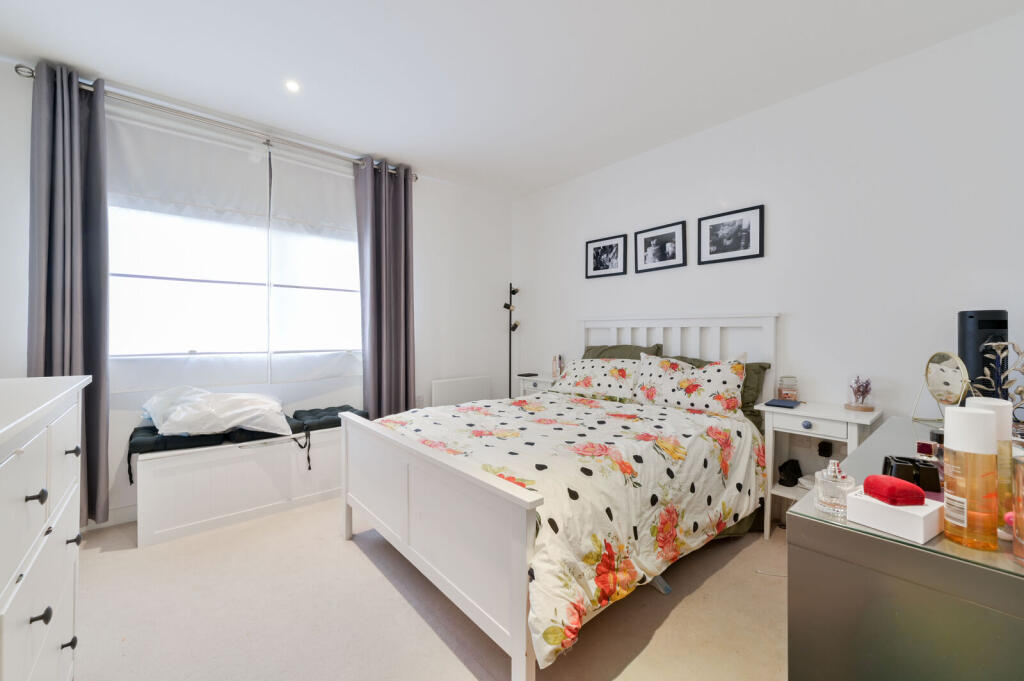Apartment in Twickenham - View 4
