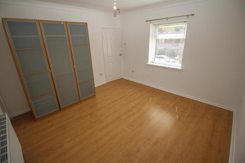 Apartment in Newcastle upon Tyne - View 5