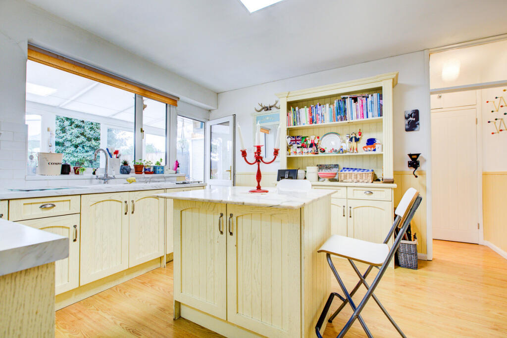 House in Southend-on-Sea - View 4