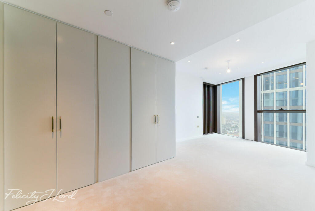 Carnation Way, London, SW8 photo 4