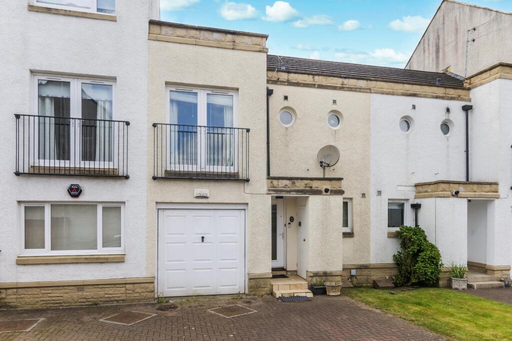 3-bed terraced on Leverndale Court, Glasgow, G53, £210,000