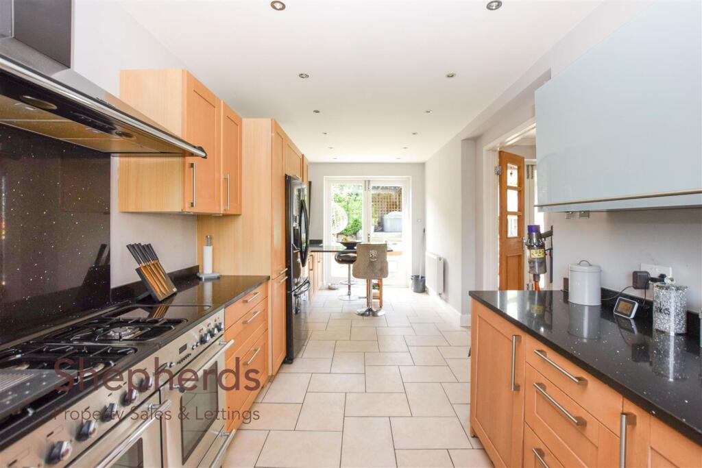 House in Broxbourne, Hertfordshire - View 5