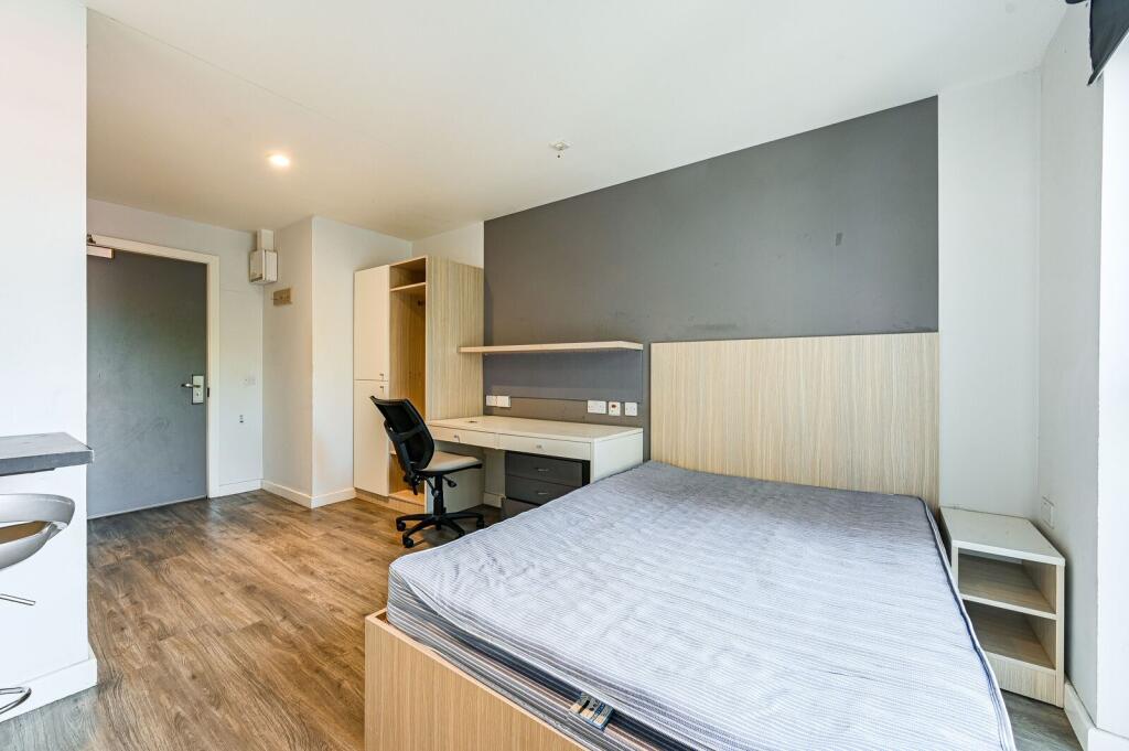 Apartment in London - View 4