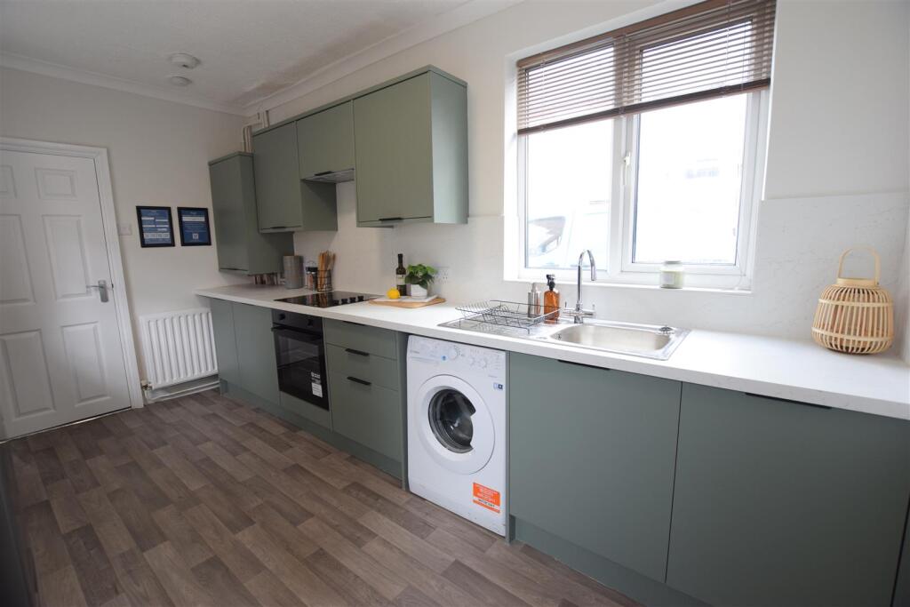 House in Lincoln - View 5