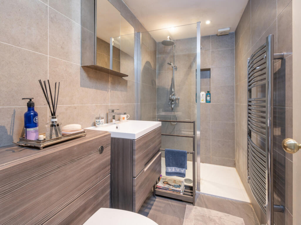 Apartment in London - View 4