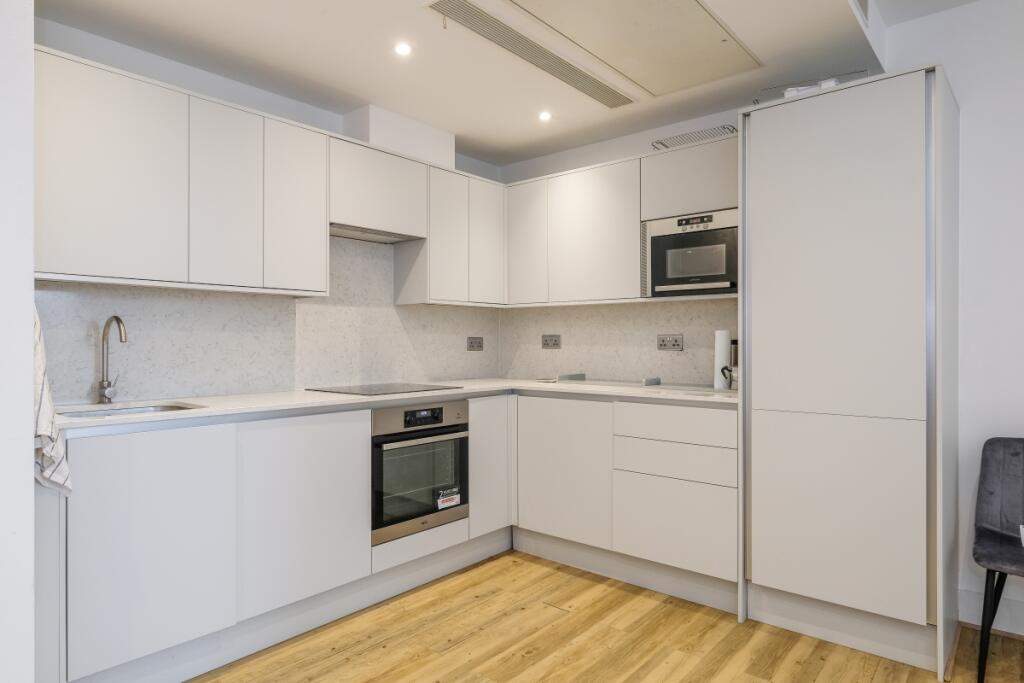 Apartment in London - View 3