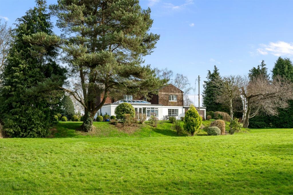 Main image of property: Westwell House, 8 Holcroft Lane, Culcheth, Warrington, Cheshire, WA3 5AN