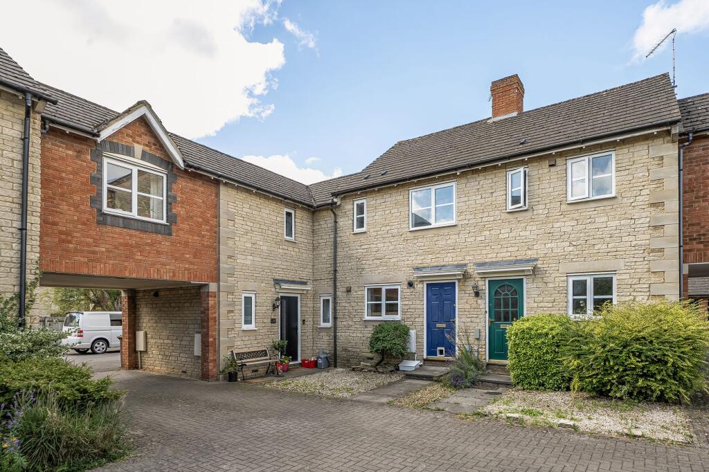 Main image of property: Redwing Close, Bicester, OX26
