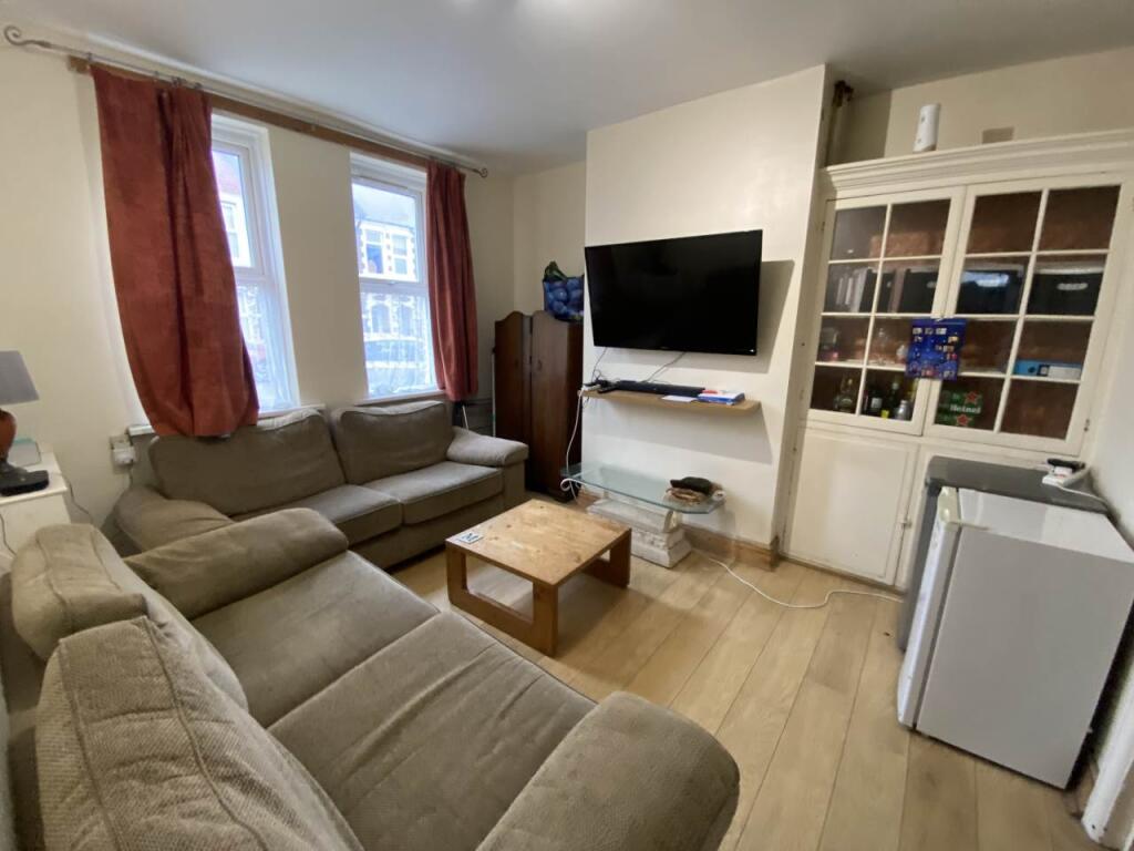 House in Cardiff - View 2
