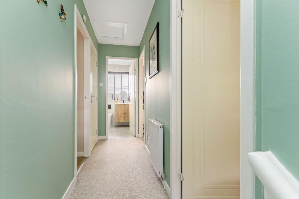 Apartment in Edinburgh, East Craigs - More