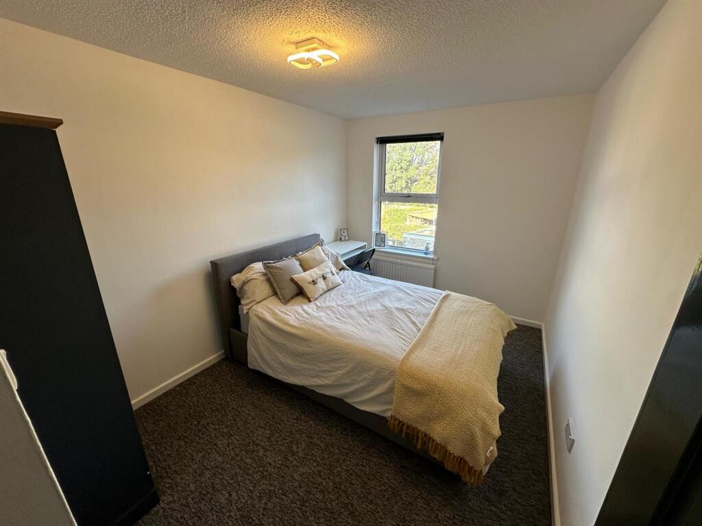 6 bedroom terraced house for rent