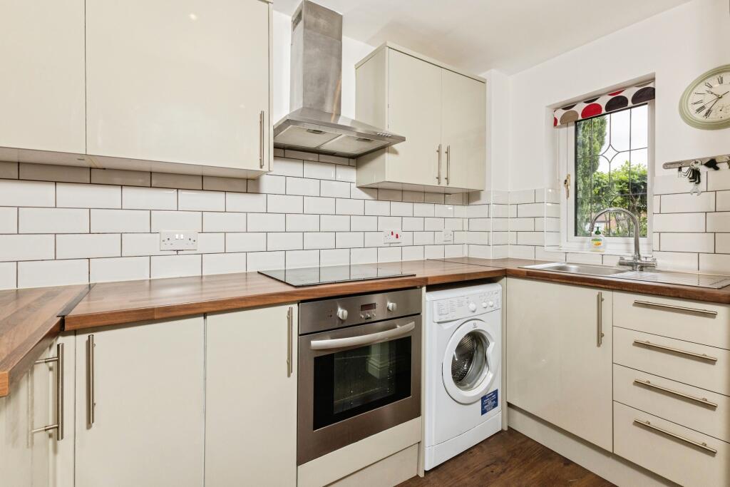 House in Thatcham, West Berkshire - View 4
