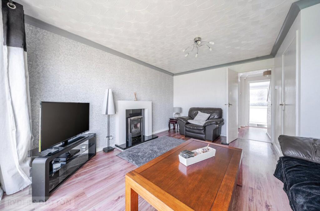 House in Calderdale, Illingworth - View 3