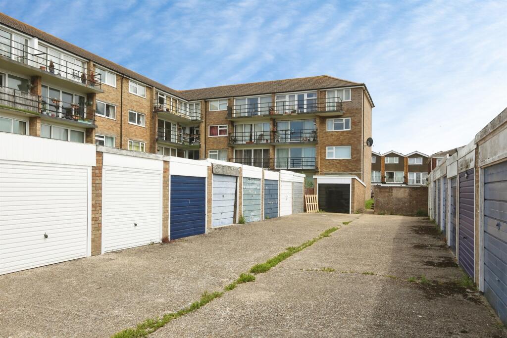 Gale Moor Avenue, Gosport - More