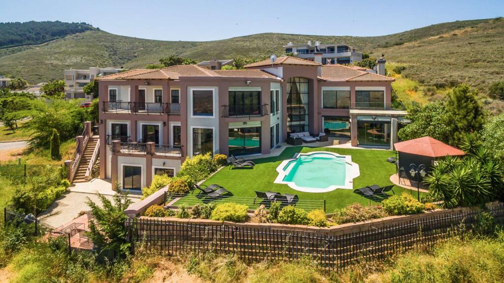 Main image of property: Western Cape, Parow