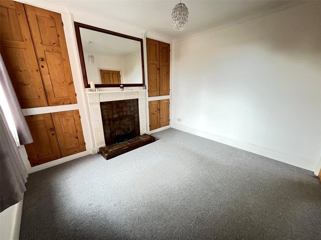 House in Daventry, Headlands - More