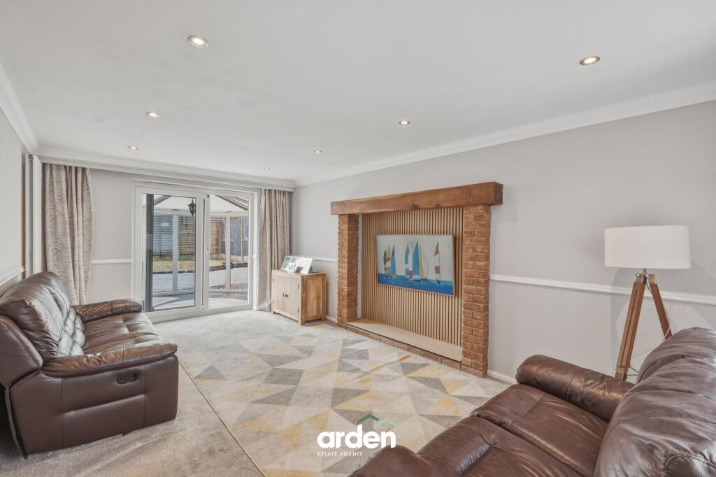 Chandlers Close, Redditch, B97 photo 3