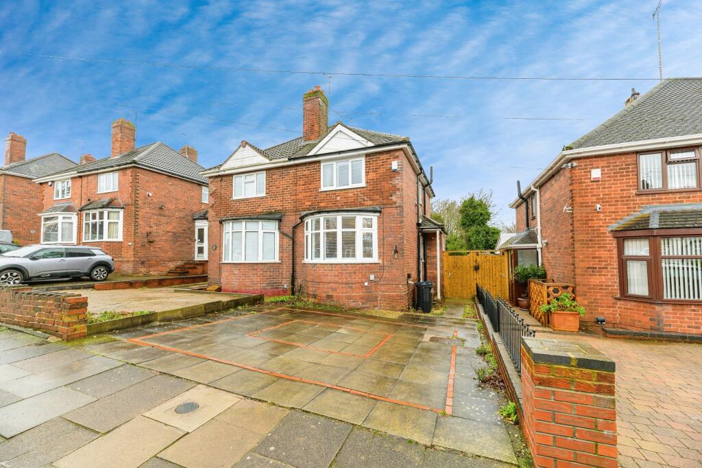 2-bed semi-detached on Dyas Avenue, Birmingham, B42, £215,000