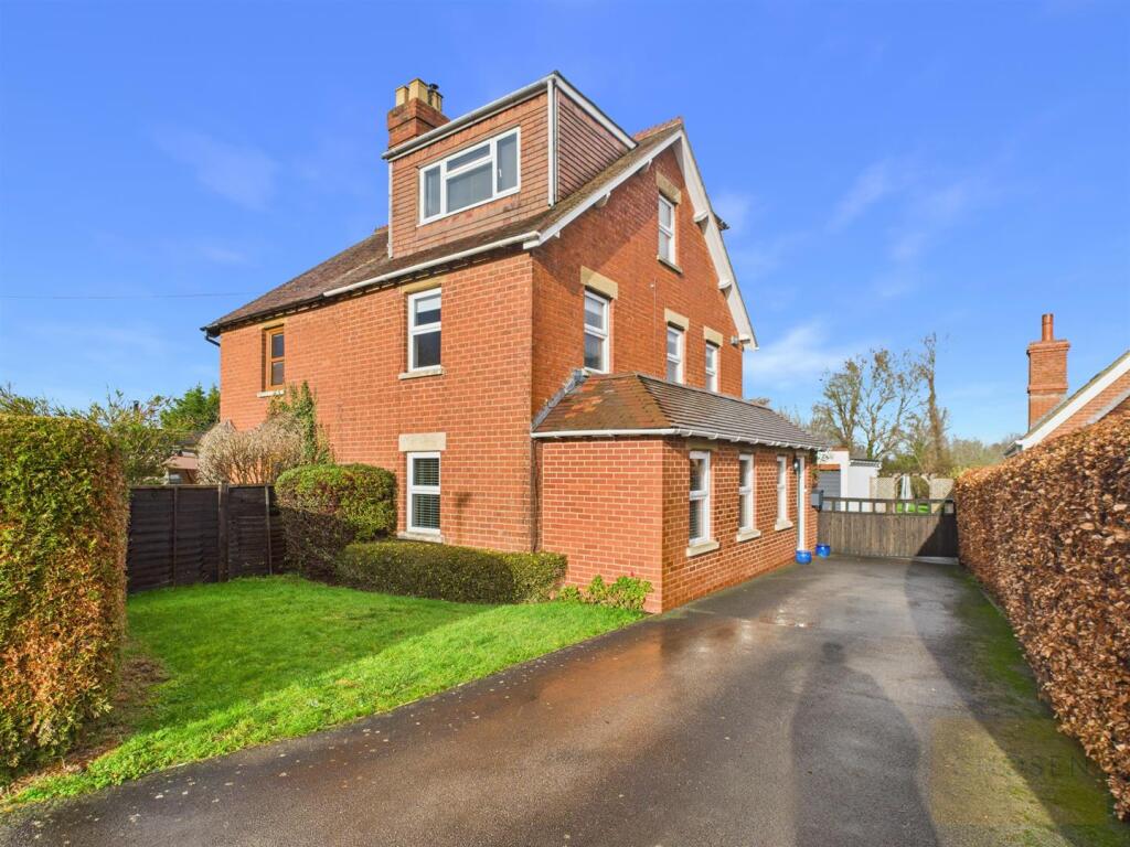 Main image of property: Far Sandfield, Churchdown, Gloucester