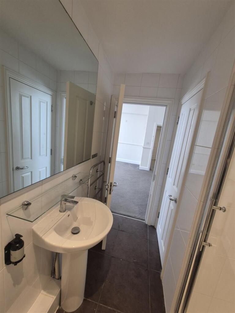 Apartment in Bristol - View 5