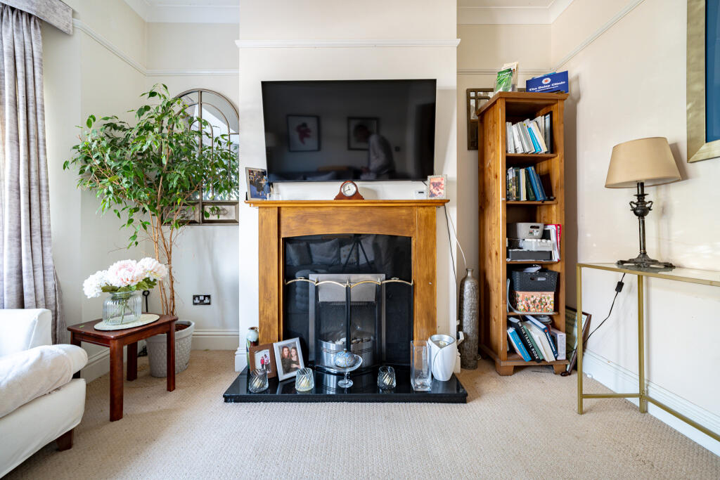 Wannock Road, Eastbourne photo 4