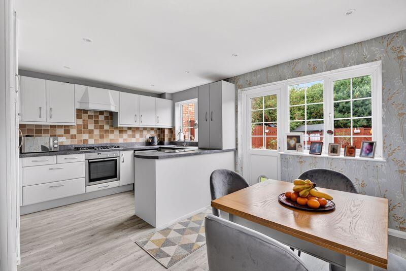 Marlborough Close, Hersham – pohled 2