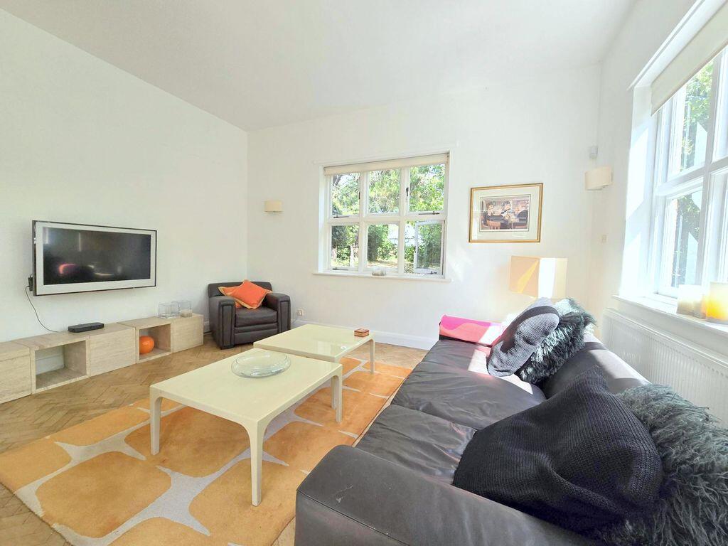 Oakleigh Road, Hatch End photo 4