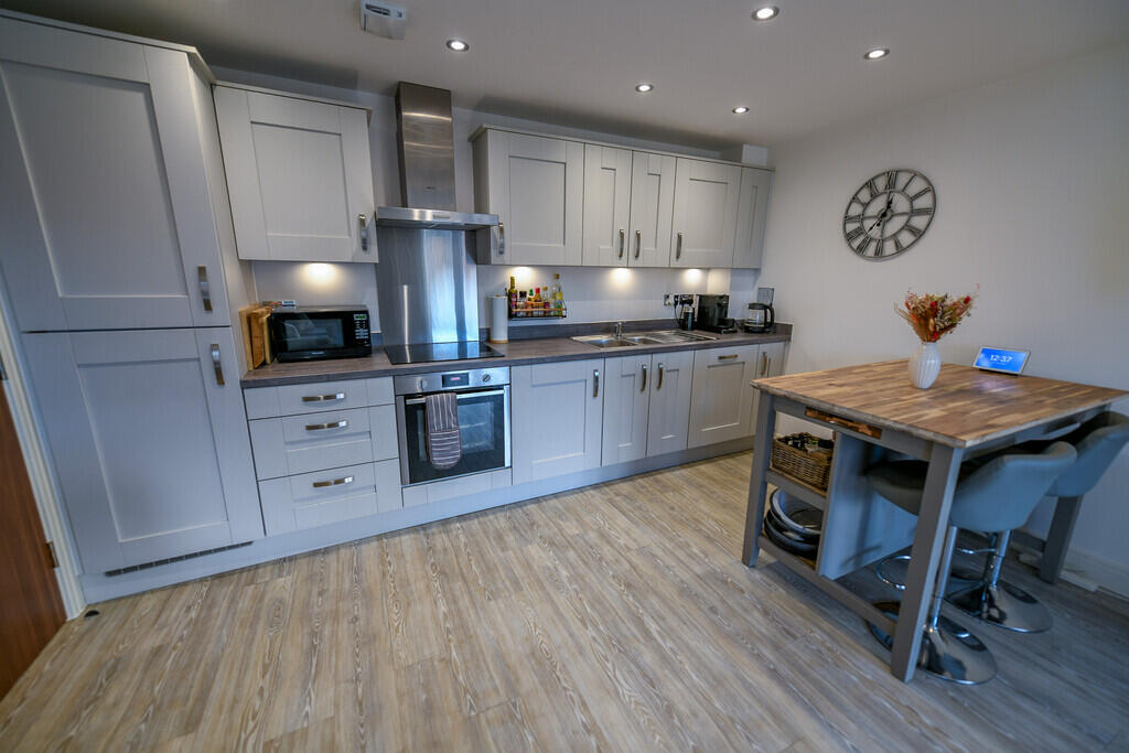 Baskerville Road, Altrincham photo 4