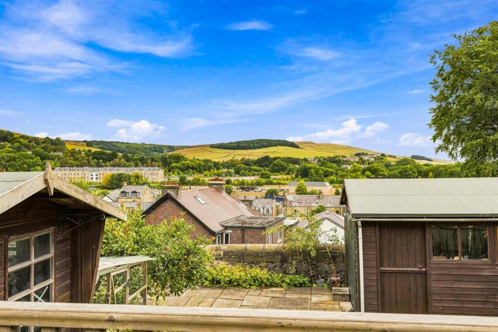 House in High Peak, Buxton - View 4