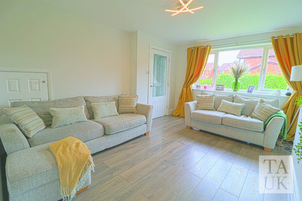 House in Tameside, Fairfield - View 4