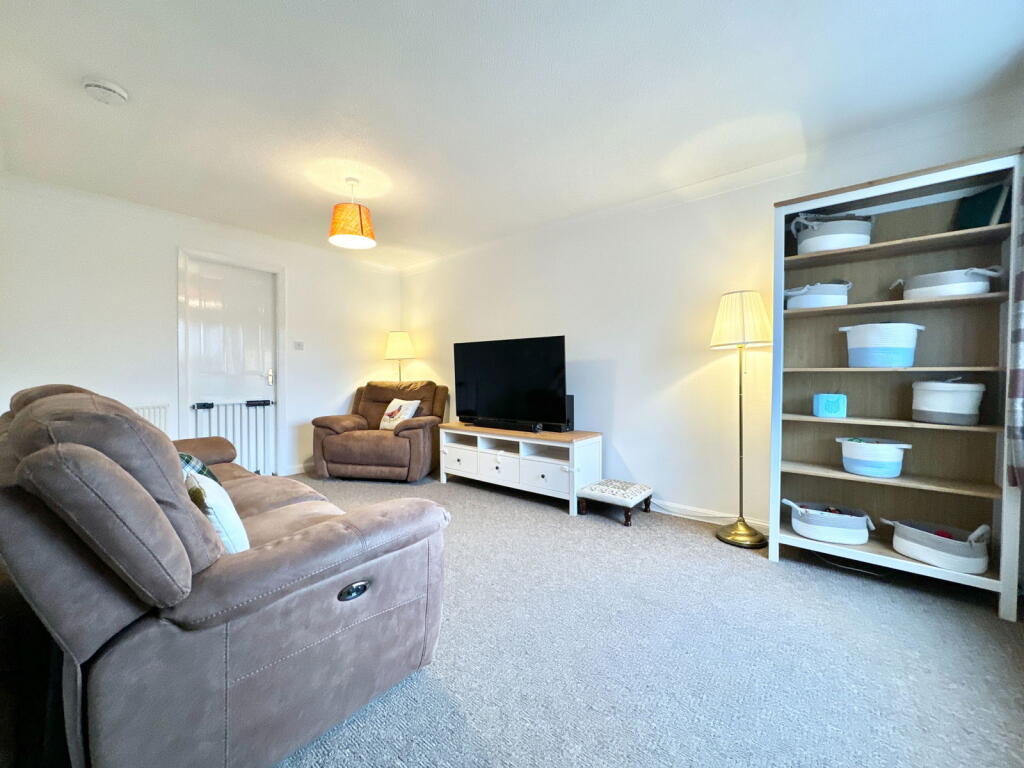 8, Walker Drive, Dennyloanhead, Bonnybridge, FK4 1RW photo 3